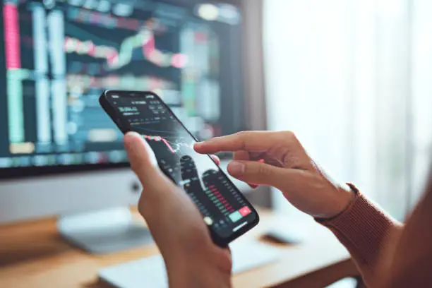Bitcoin hướng tới mục tiêu 200.000 đô la khi thị trường tiền điện tử phá vỡ kỷ lục - Cảnh báo bảo mật trong cơn sốt 2 istockphoto 1472029329 612x612 1
